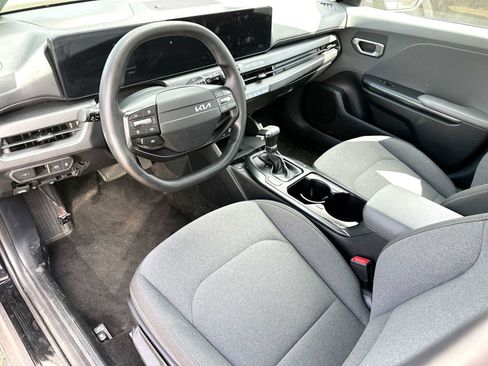 Used 2025 Kia K4 LXS image 6