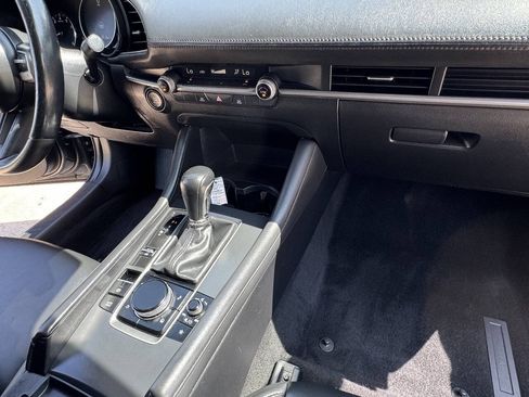 Used 2021 MAZDA MAZDA3 s FWD image 32