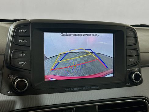 Used 2021 Hyundai Kona Limited FWD image 13
