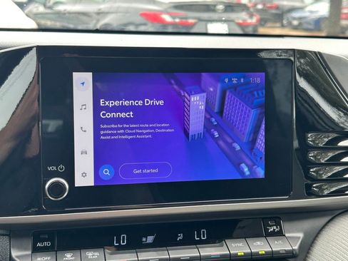 Used 2025 Toyota Camry SE image 31