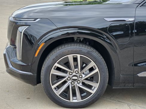 New 2026 Cadillac Vistiq Sport AWD/4WD image 6