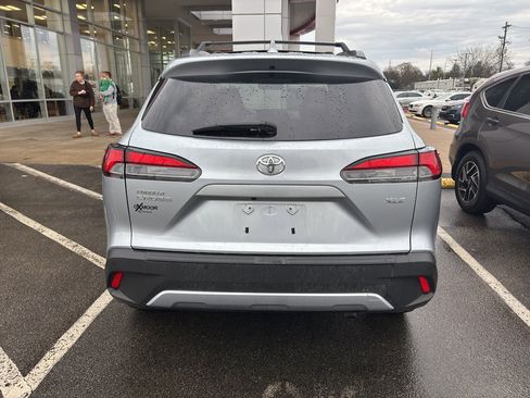 Used 2023 Toyota Corolla Cross XLE w/ Convenience Package image 5