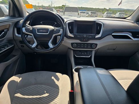 Used 2020 GMC Terrain SLE FWD image 3