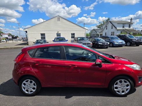 Used 2013 Ford Fiesta SE w/ Moon & Mood Pkg FWD image 5