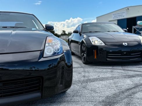 Used 2005 Nissan 350Z Enthusiast w/ (K96) Aerodynamics Pkg image 3