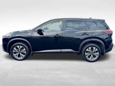 Used 2023 Nissan Rogue SV image 5
