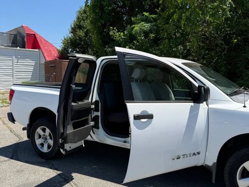 Used 2005 Nissan Titan XE AWD/4WD image 34
