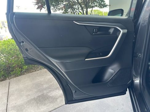 Certified 2023 Toyota RAV4 LE AWD/4WD image 18