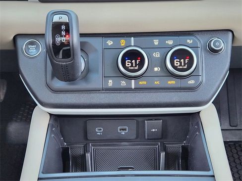 Used 2024 Land Rover Defender 110 S image 17