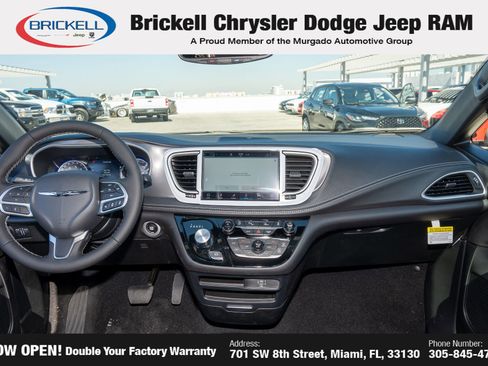 New 2026 Chrysler Pacifica Select image 20