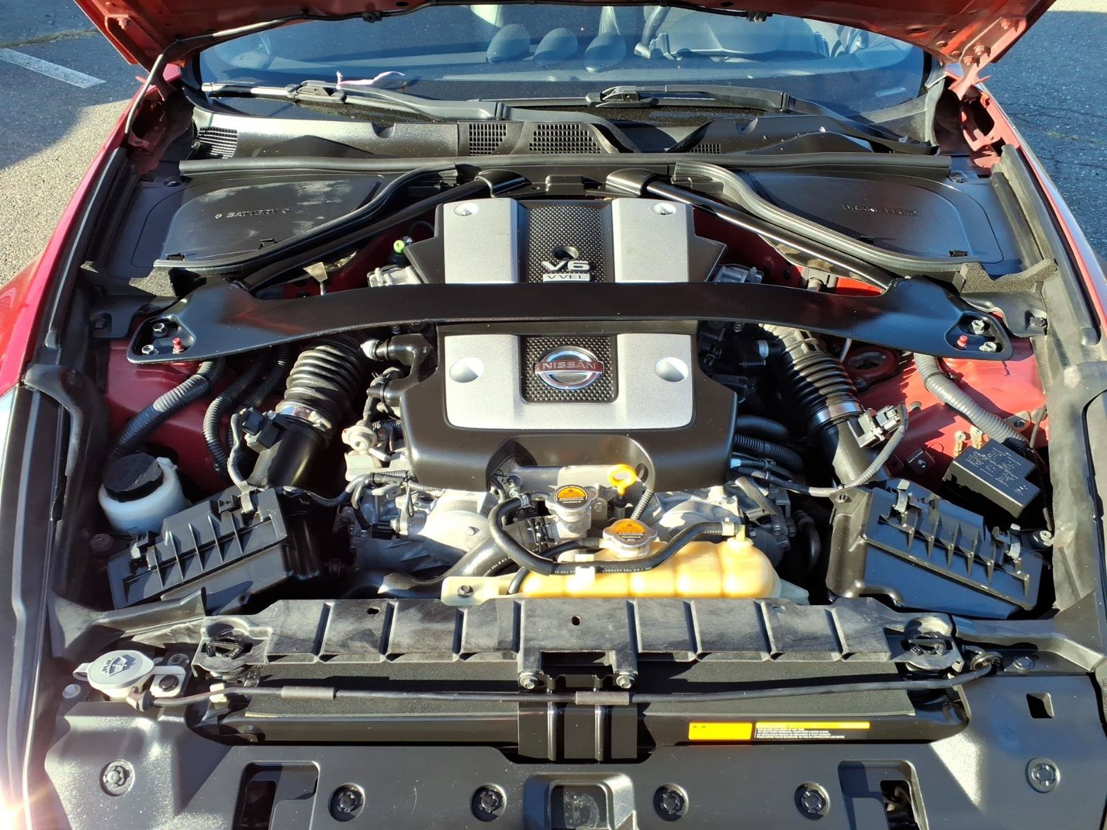 Used 2014 Nissan 370Z Touring w/ Sport Package RWD image 8