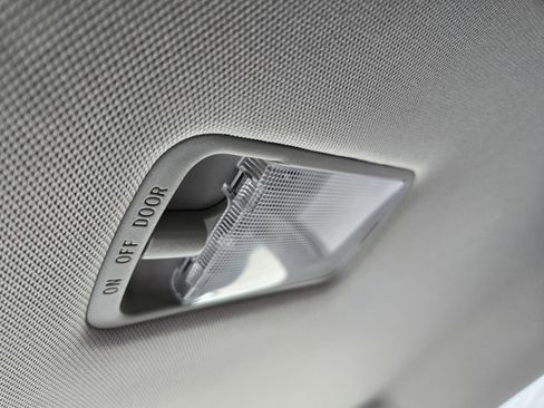 Used 2020 Nissan Rogue SV image 30