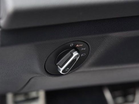 Certified 2025 Volkswagen Jetta Sport image 11