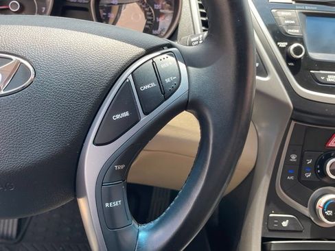 Used 2016 Hyundai Elantra Value Edition FWD image 9