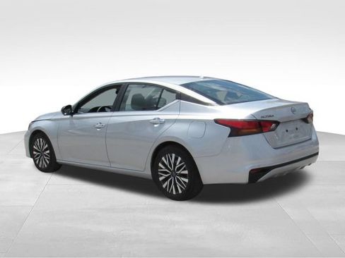 Used 2024 Nissan Altima 2.5 SV FWD image 7