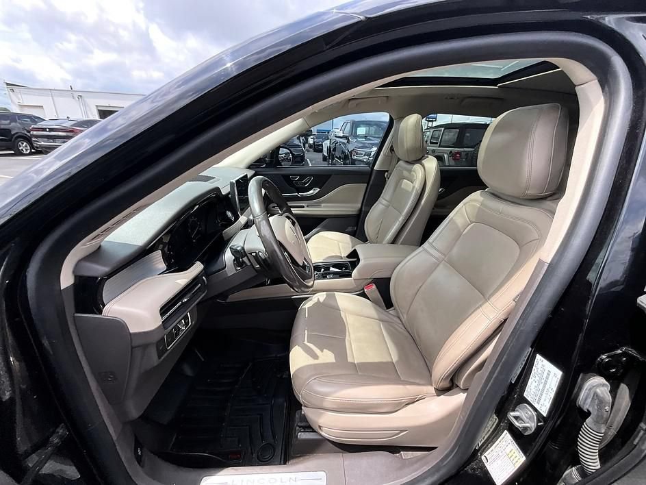 Used 2020 Lincoln Corsair AWD w/ Premium Package image 14