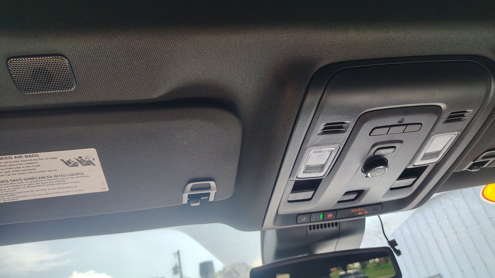 Used 2023 GMC Yukon SLT AWD/4WD image 41