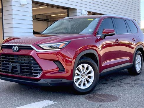 Used 2025 Toyota Grand Highlander AWD image 1