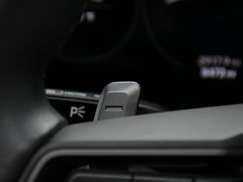 Used 2023 Porsche 911 Carrera image 27