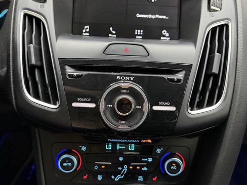 Used 2018 Ford Focus SEL w/ Cold Weather Package FWD image 27