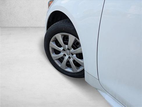 Used 2021 Toyota Corolla LE image 7