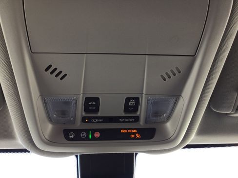 Used 2024 Chevrolet Equinox LT image 12