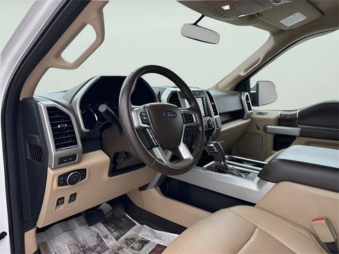 Used 2018 Ford F150 Lariat image 24
