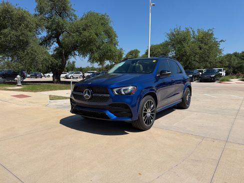 Used 2020 Mercedes-Benz GLE 350 4MATIC image 2