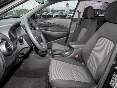 Used 2018 Hyundai Kona SE image 9
