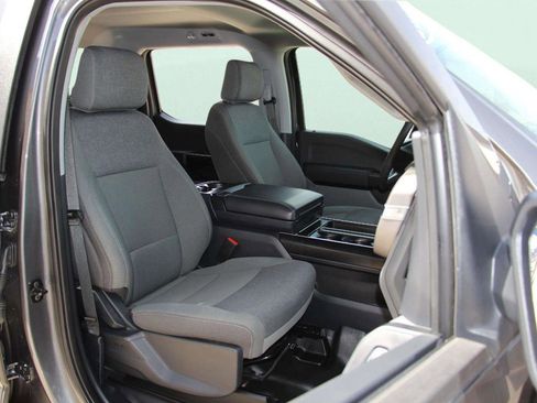 Used 2025 Ford F150 XL w/ Equipment Group 104A Hybrid image 31