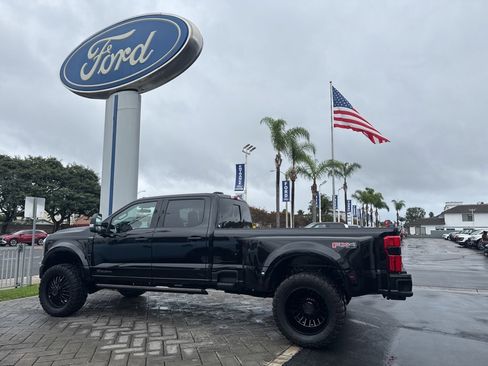 Used 2026 Ford F450 Platinum w/ FX4 Off-Road Package image 32