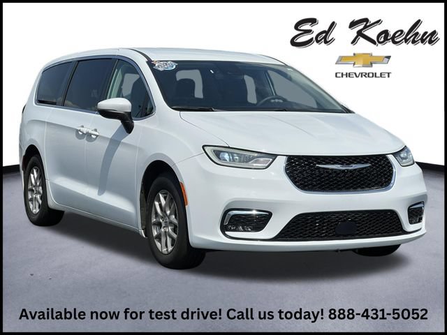 Used 2023 Chrysler Pacifica Touring-L FWD image 1