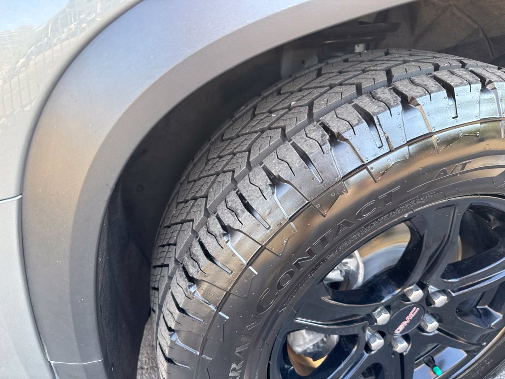 Used 2023 GMC Acadia AT4 w/ Technology Package AWD/4WD image 46