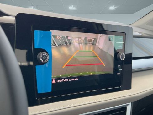 New 2026 Volkswagen Taos SE image 30