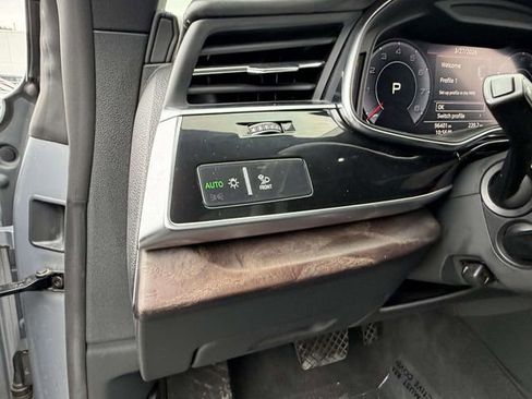 Used 2019 Audi Q8 Prestige w/ Adaptive Chassis Package AWD/4WD image 21