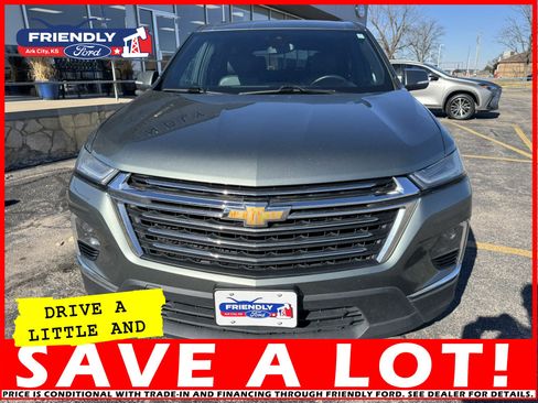 Used 2022 Chevrolet Traverse LT image 14