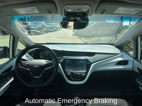 Used 2020 Chevrolet Bolt Premier w/ Infotainment Package FWD image 11