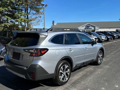 Used 2022 Subaru Outback Limited image 5