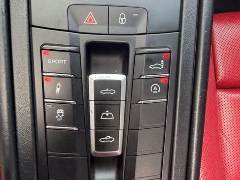 Used 2017 Porsche 911 Carrera image 16