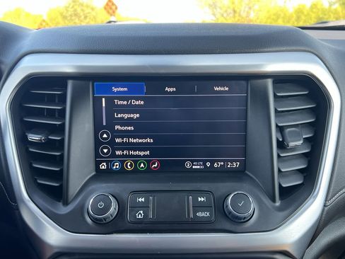 Used 2023 GMC Acadia SLT w/ LPO, Floor Liner Package image 28