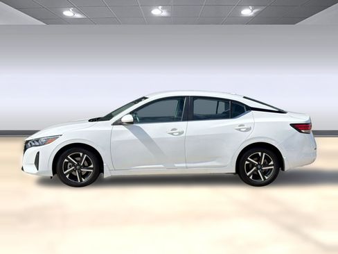 Used 2024 Nissan Sentra SV FWD image 2