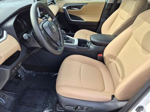 Used 2025 Toyota RAV4 XLE FWD image 14