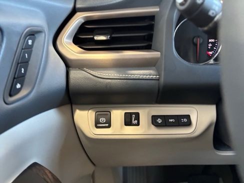 Used 2020 GMC Acadia Denali w/ Technology Package image 23