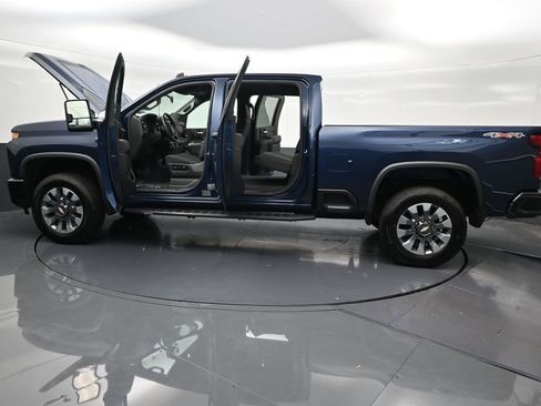 Used 2022 Chevrolet Silverado 2500 Custom w/ Custom Convenience Package AWD/4WD image 34
