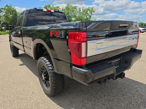 Used 2022 Ford F350 Platinum w/ FX4 Off-Road Package AWD/4WD image 11