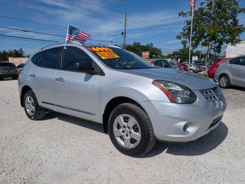Used 2015 Nissan Rogue S w/ Convenience Package FWD image 1