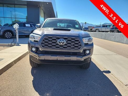 Used 2020 Toyota Tacoma TRD Sport image 2