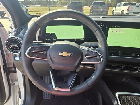 Used 2025 Chevrolet Equinox LT image 10