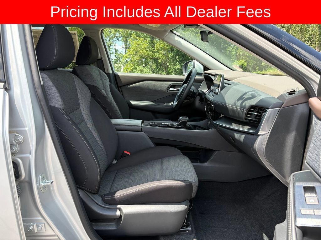 Used 2021 Nissan Rogue SV AWD/4WD image 28