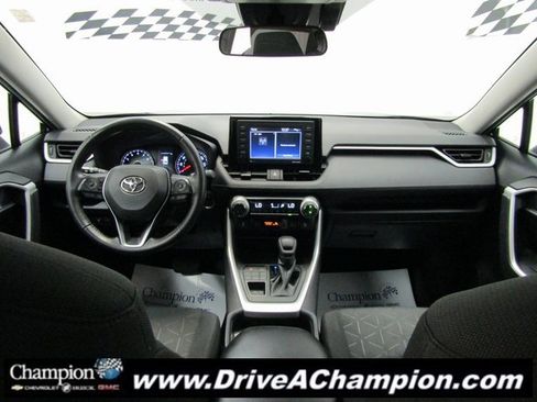 Used 2021 Toyota RAV4 XLE image 20